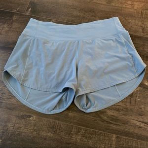 Lululemon Speed up Short 4” in Blue Cast size 6